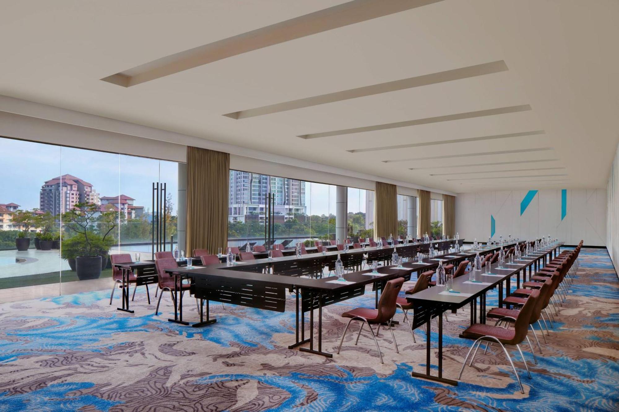 Le Meridien Путраджая Екстериор снимка Meeting room